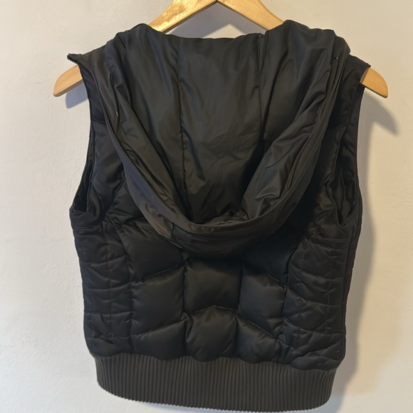 Vintage North Face puffer vest with faux fur hood lining XS - Picture 8 of 11